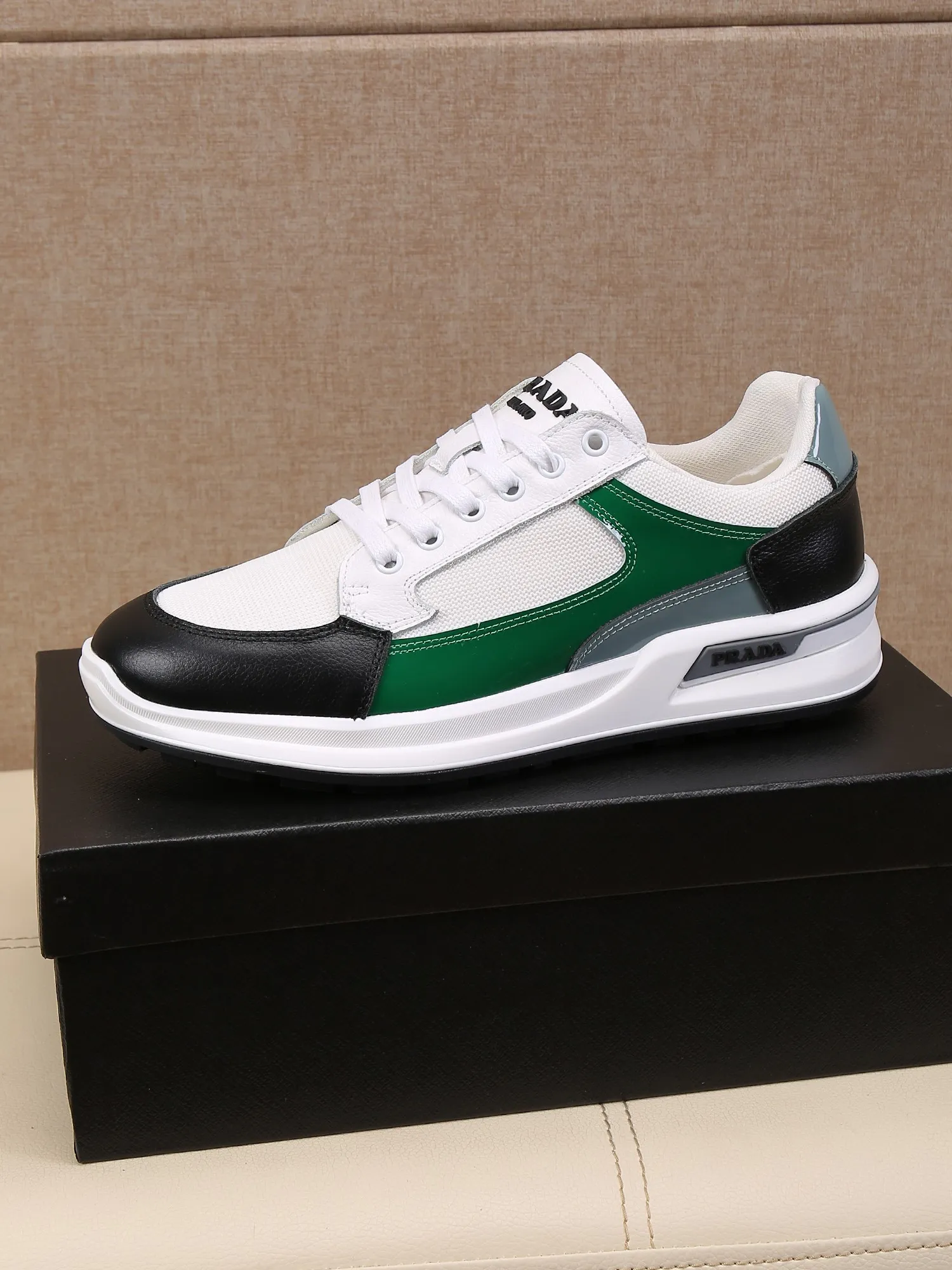 Batch 440 🕷️🕷️【PRADA】Prada's new men's fashionable casual shoes🇨🇳original quality, high-end boutique💯exquisite details,🌶🌶original lightweight, wear-resistant and non-slip original outsole, comfortable to wear🎋classic craftsmanship, fine workmanship, worth owning Code number: 38-44 Large quantities in stock